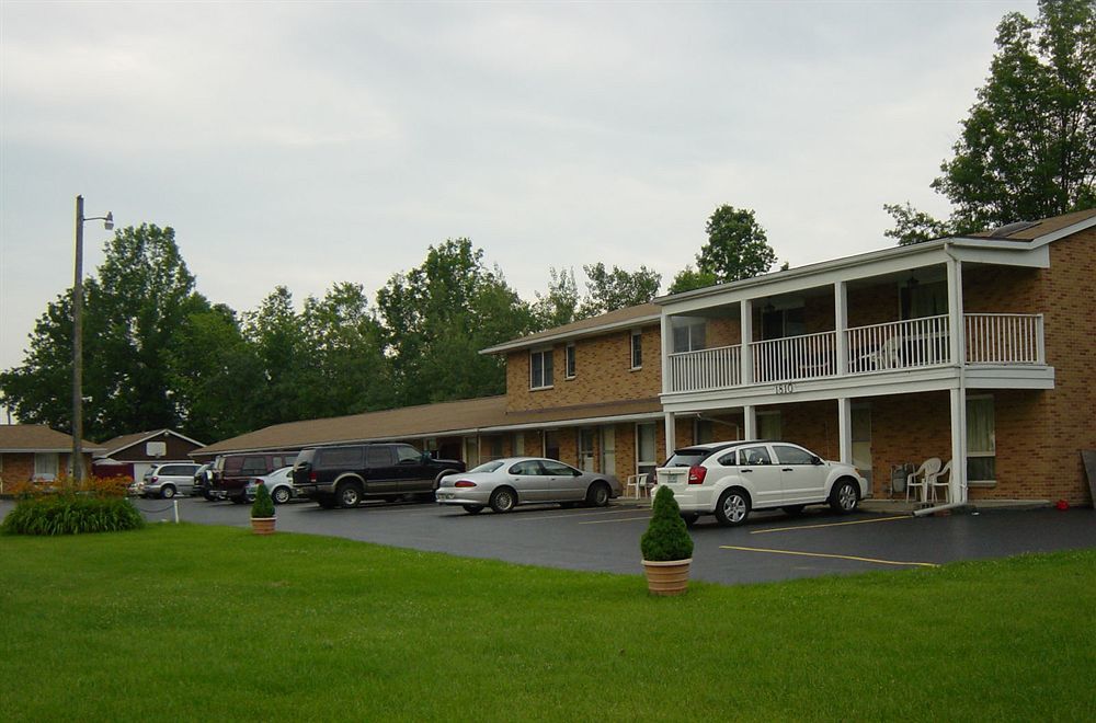 Chateau Motor Lodge Grand Island Exterior foto